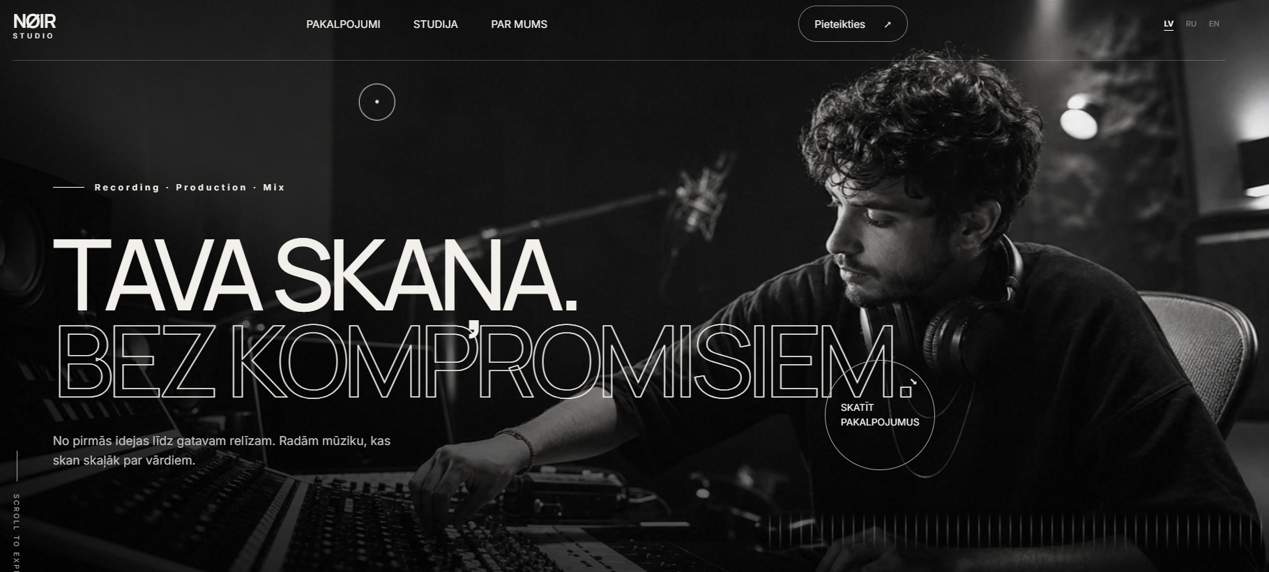 Главный экран сайта NOIR Studio